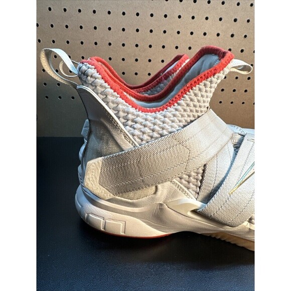 Nike Lebron Soldier 12 Light Bone Basketball Shoes Mens Size 11.5 A02609-002 - Picture 5 of 16